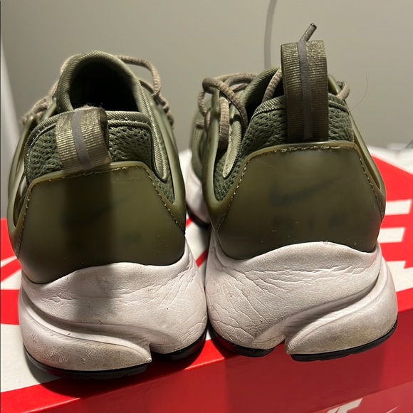 Nike Olive Green Sneakers with Breathable Fabric and Low-Top Design - Picture 3 of 5